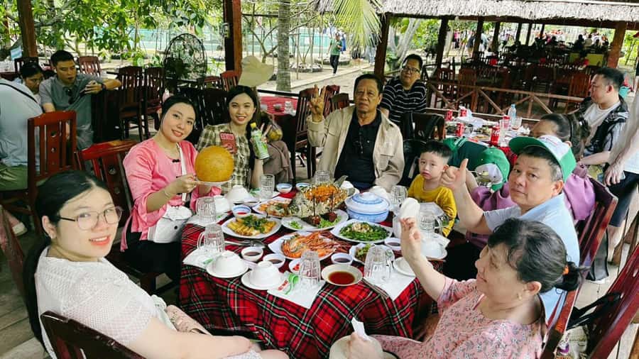 1 Day Mekong Tour: Cai Rang Floating Market & MyTho-Ben Tre - Leaving the Market and Heading to My Tho and Ben Tre