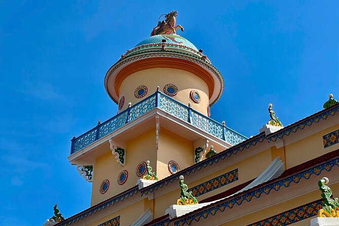 1-Day Tay Ninh– Cao Dai Temple & Cu Chi Tunnels Tour - Cao Dai Temple and midday prayer: a religion you can see working