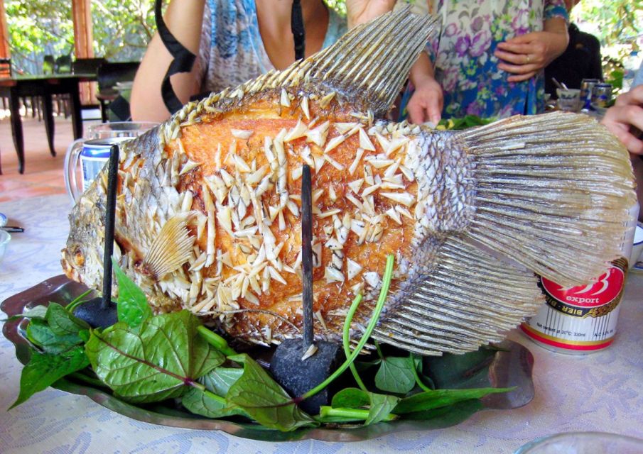 2-Day Mekong Delta Luxury Group Tour from Ho Chi Minh City - Ben Tre fruit stops and the Southern folk music moment