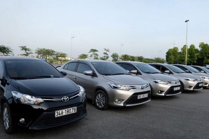 Airport pick up (From Airport to Hotels in Ho Chi Minh City) - Tan Son Nhat to District 1: One private ride, no navigation math