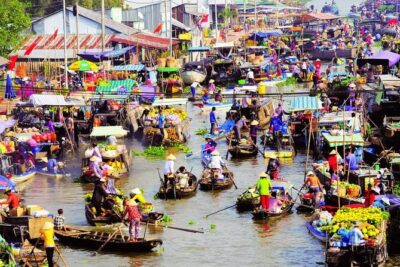 Bassac Mekong Delta Cruise 2Days - 1Night - Day 2: early breakfast, Tra On markets, and the pull into Can Tho