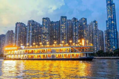 Ben Thanh Princess Luxurious Dining Cruise in Ho Chi Minh City - Live band music (and sometimes magic) sets the tone