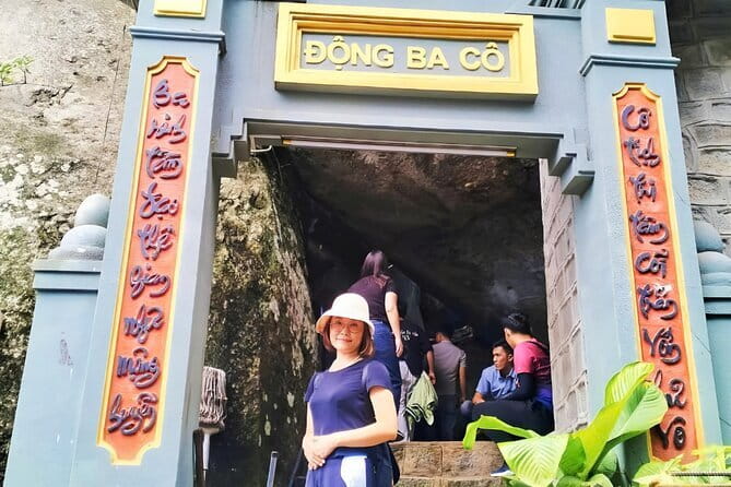 Black Virgin Mountain Sightseeing Day Tour in Tay Ninh - Food, Comfort, and Group Size on a 20-Person Day