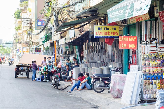 Chinatown Cyclo Journey Half-day Tour - Binh Tay Market or Lacquer Ware Factory: Shopping Without Losing Your Mind