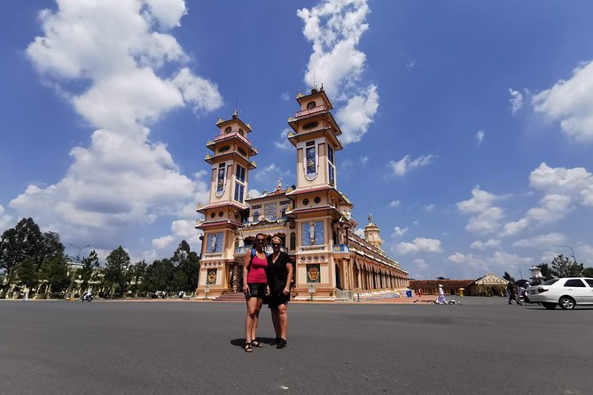 Cu Chi Tunnel & Cao Dai Temple One Day Private Tour - Lunch and local culture near the border area