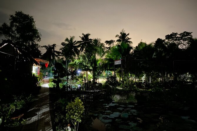 Cu chi Tunnel & Mekong Delta Full Day BBQ Lunch Lux Group 10 pax - Who this Cu Chi and Mekong full-day combo suits best