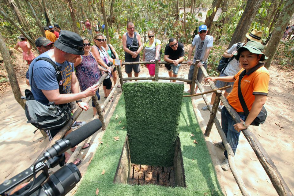 Cu Chi Tunnels Luxury Speed Boat Half Day Tour - Guides and the Moment-to-Moment Flow