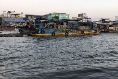 Deluxe Mekong Delta Tour to Floating Market 2 Days 1 Night Trip - My Tho boat ride and the calm-canal switch