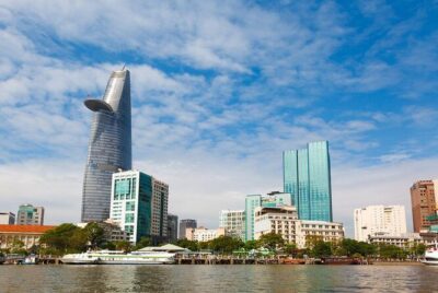 Dinner Cruise on Saigon River with Private Table - Meeting at 6:30 pm: Getting on the Boat Without Stress