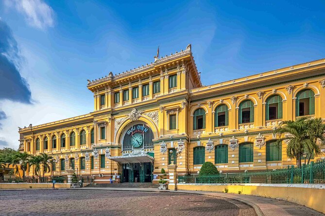 Essential Saigon Walking Tour: All Must-see - Bach Dang Quay Park and the Saigon River Ending