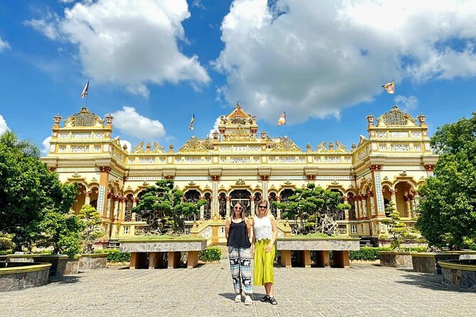 Experience Authentic Mekong Delta Life From Ho Chi Minh City - Vinh Trang Temple: A Pagoda With Asian and Western Influence