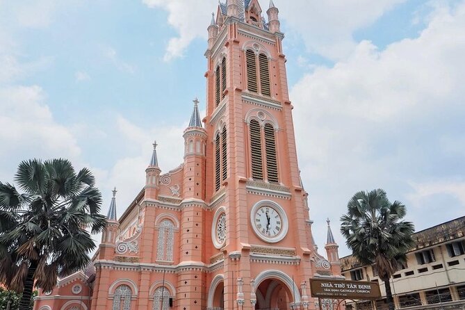 [Free E-sim] Half day Instagram Cafe Tour in Ho Chi Minh - Free E-sim and a tight 3.5-hour plan in District 1
