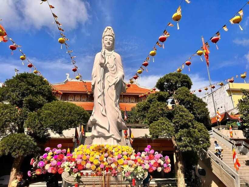 Free E-Sim Ho Chi Minh City: Pagodas and Coffee Corners Tour - Who This Tour Fits Best (And Who Might Want to Skip It)
