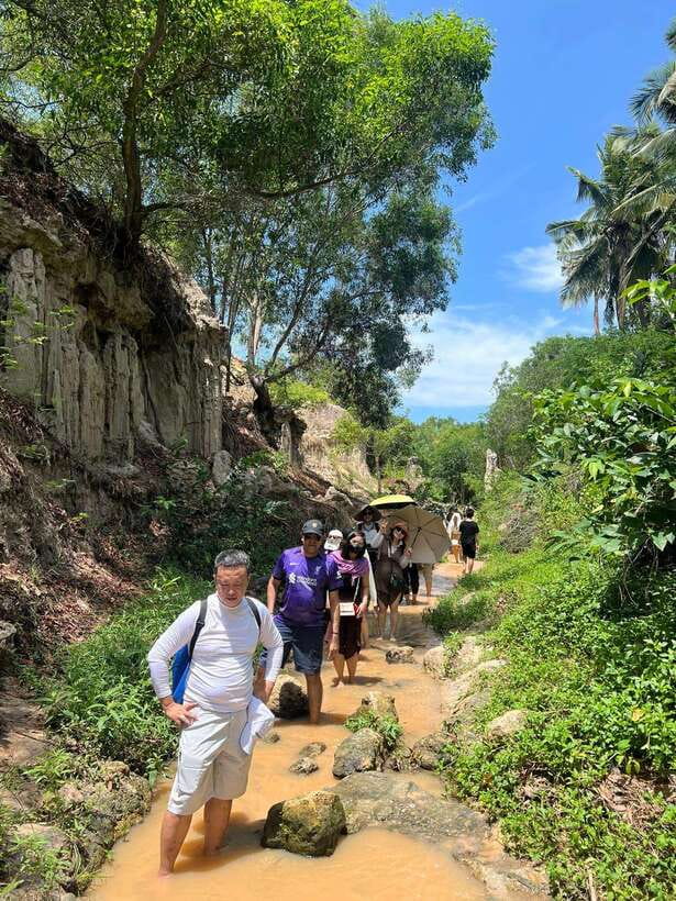 From Ho Chi Minh: Mui Ne daily tour (With Jeep Or ATV) - Suoi Tien: the fairy stream through the dunes