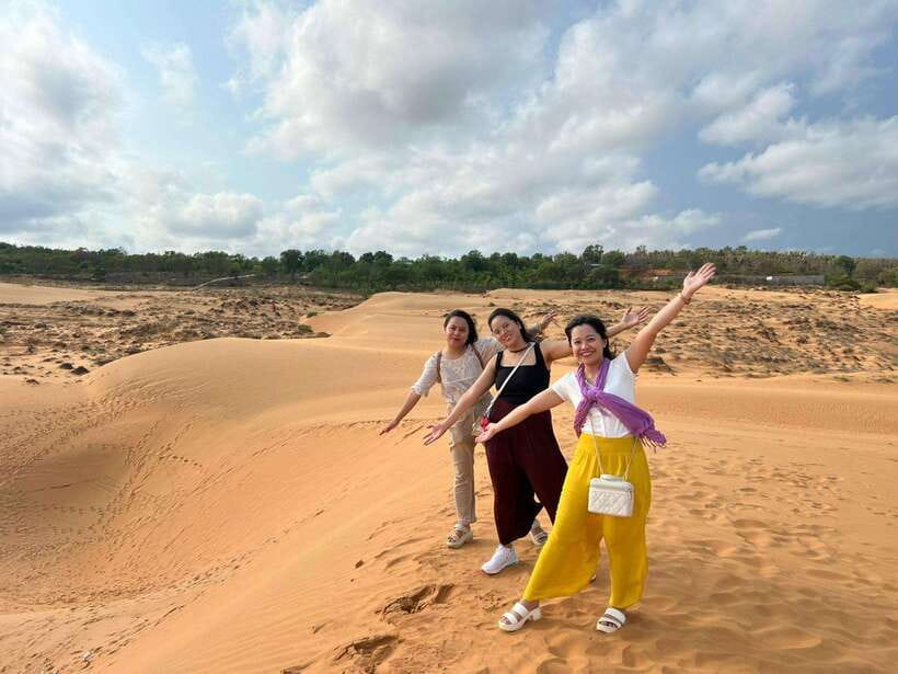 From Ho Chi Minh: Mui Ne daily tour (With Jeep Or ATV) - Lunch and beach time: your breathing room at Mui Ne