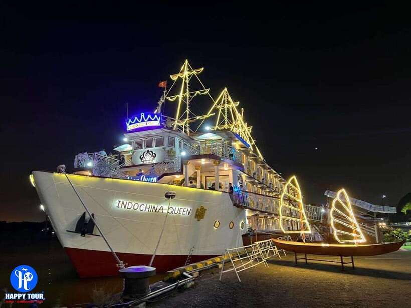 From Ho Chi Minh: Private Dinner Cruise on Saigon River Tour - Dinner on a Traditional Wooden Boat Along the Saigon River
