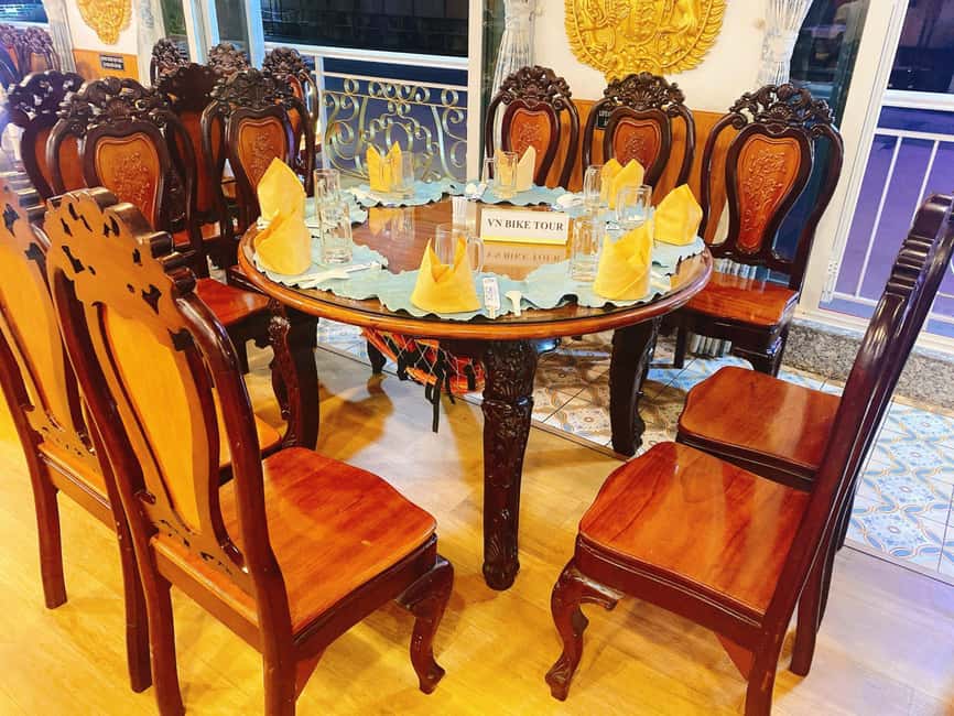 From Ho Chi Minh: Private Table Dinner on cruise Saigon - Dinner Setup: Vietnamese Classics and Global Favorites (and One Big Warning)