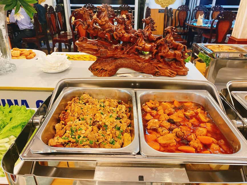 From Ho Chi Minh: Private Table Dinner on cruise Saigon - Onboard Service, Seating, and the English-Language Guide