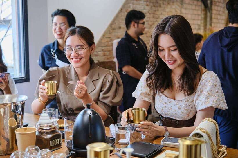 Hands-on Discovery of Vietnamese Coffee & Culture - Brewing Vietnamese coffee the practical way: phin microfilter plus filter coffee