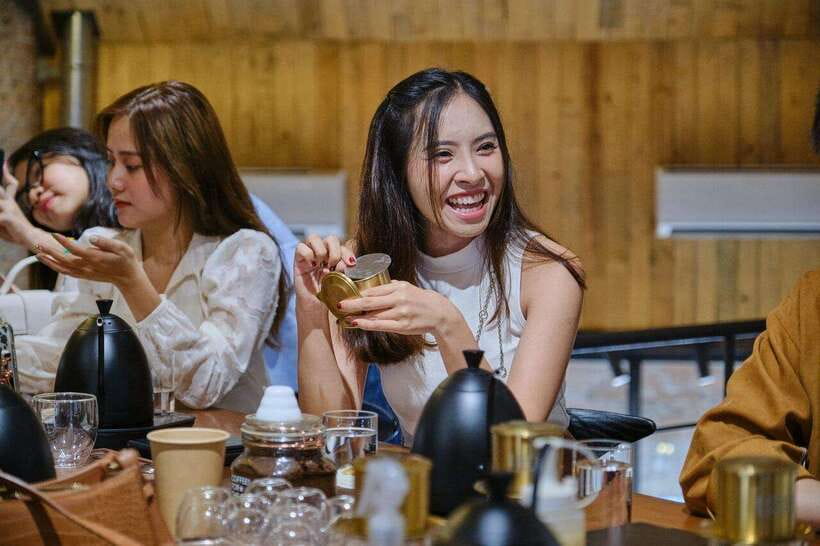Hands-on Discovery of Vietnamese Coffee & Culture - Coffee guides that make it click: Vi and Giao’s role in the experience
