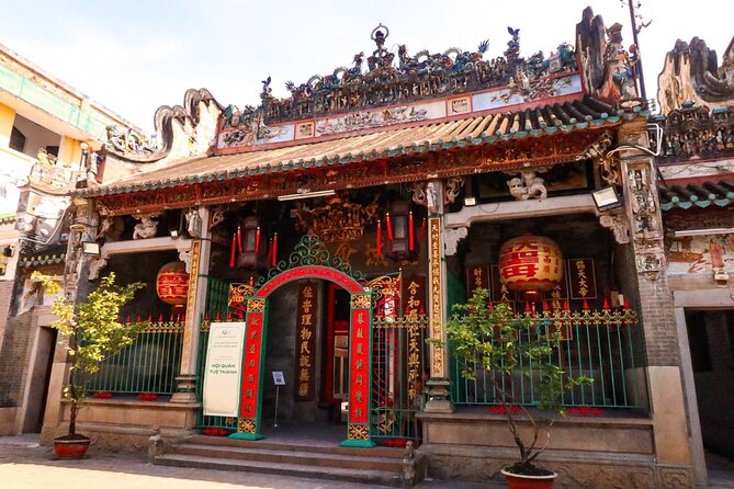 Ho Chi Minh Best Walking Tour: Food, Coffee & History - Bánh Xèo Ngọc Sơn in District 5: end with a real meal