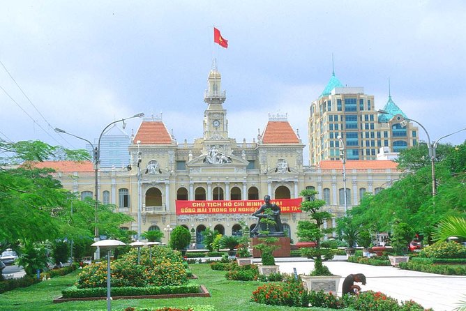 Ho Chi Minh City Cu Chi Tunnels Full Day Tour with Local Lunch - Ho Chi Minh City highlights: Notre Dame, Central Post Office, and the Independence Palace