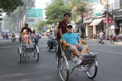 Ho Chi Minh City Cyclo Tour with English Speaking Guide - Pickup in District 1 and the “Settle In” Moment