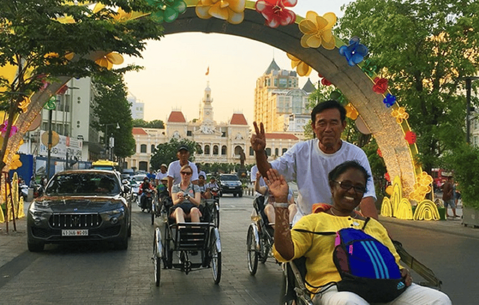 Ho Chi Minh City Cyclo Tour with English Speaking Guide - Old Market, Ben Thanh, Tao Dan Park, and Indian Temples