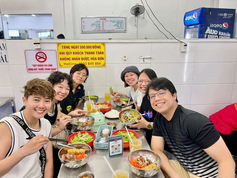 Ho Chi Minh City: Food Tastings & Sightseeings On Scooter - The local restaurant finale: beer, dessert, and guided extra tasting time