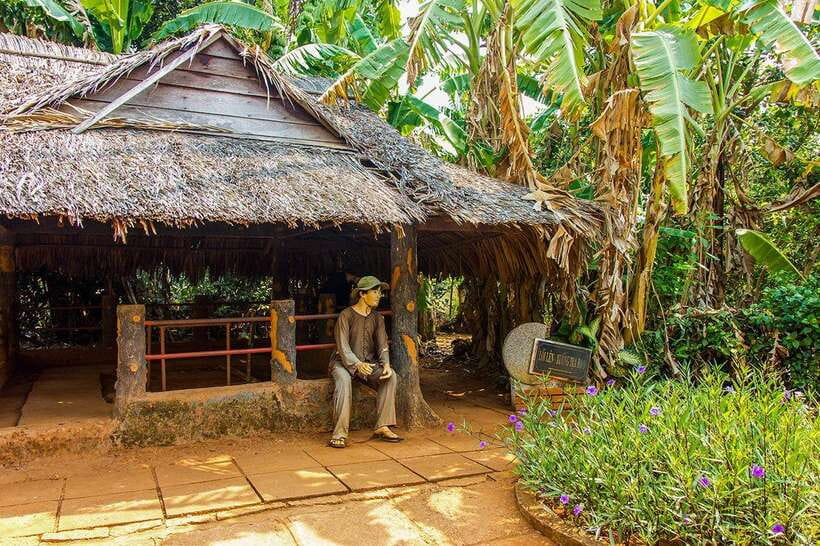 Ho Chi Minh City: Full Long Tan Battlefield Tour - Địa đạo Long Phước: tunnel systems that explain the terrain