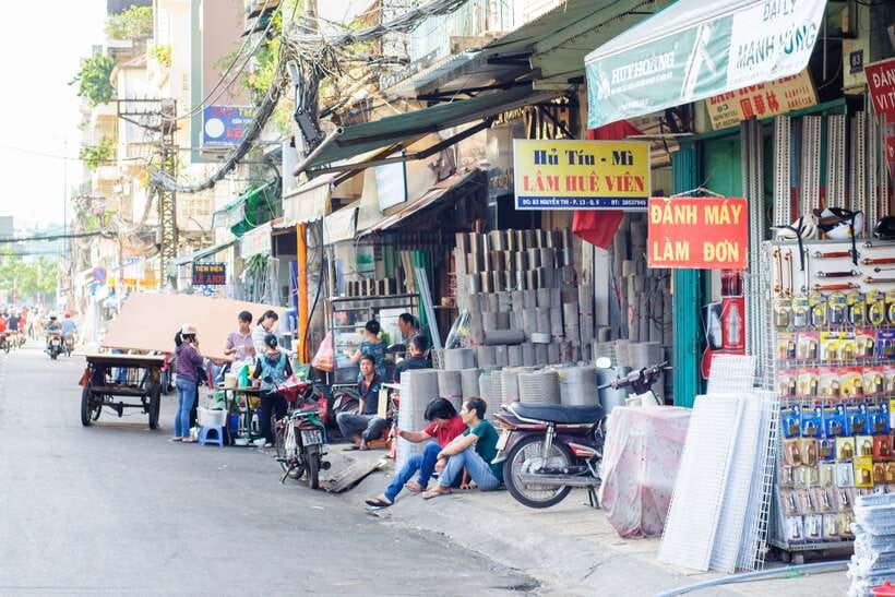 Ho Chi Minh City: Half-day Cyclo Journey Through Chinatown - Bình Tây Market: French-built and still practical