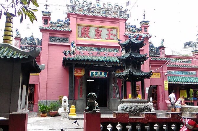 Ho Chi Minh City Highlights Tour - Saigon Central Post Office: Eiffel’s footprint in Vietnam