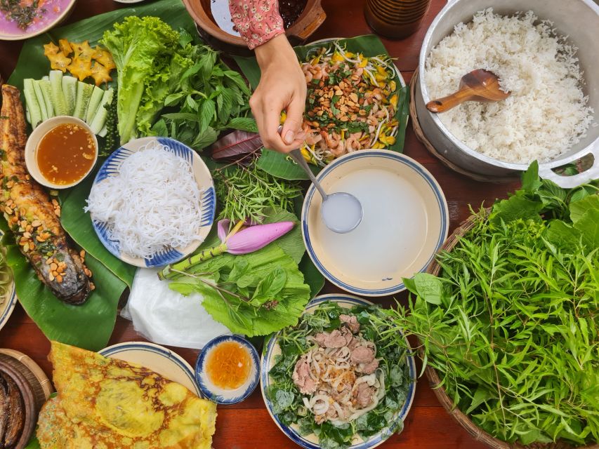 Ho Chi Minh City: Mekong Delta Day Trip with Lunch & Drinks - Coconut canals: kayaking or rowing boat time you’ll remember
