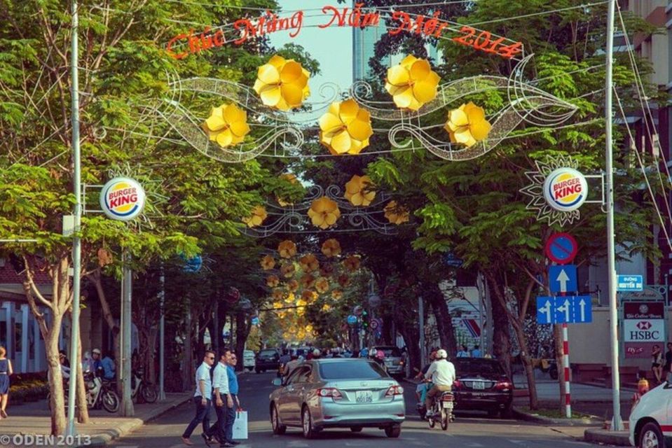 Ho Chi Minh City : Must-See Private Walking tour - Saigon Notre-Dame Cathedral and the surrounding streets