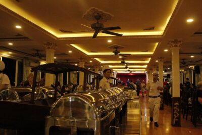 Ho Chi Minh City Night Light - Dinner on Cruise Luxury - Pickup, small group size, and guide energy