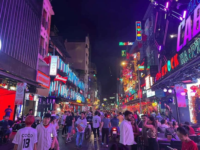 Ho Chi Minh City: Night Walking Tour with Hidden Gem Stop - Nguyễn Huệ Walking Street: lights, architecture, and easy photo rhythm