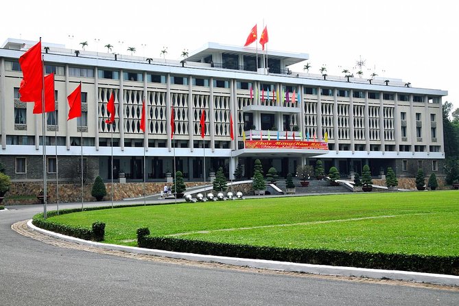 Ho Chi Minh City Saigon and Cu Chi Tunnels Private Tour Full Day - A full-day plan that connects Saigon landmarks to the Cu Chi story