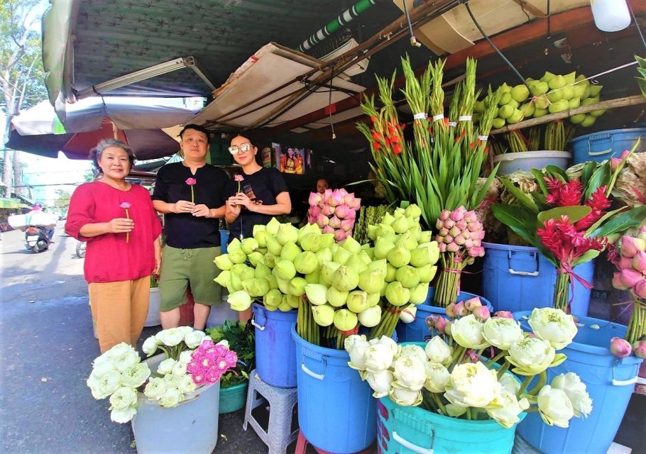 Ho Chi Minh City: Saigon Morning Markets Tour by Motorbike - Which markets you’ll actually see (fish, flowers, lanterns, and more)