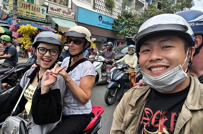 Ho Chi Minh City Sightseeing & Culture Tour By Scooters - Stop 4: Thich Quang Duc Monument and the Serious Moment