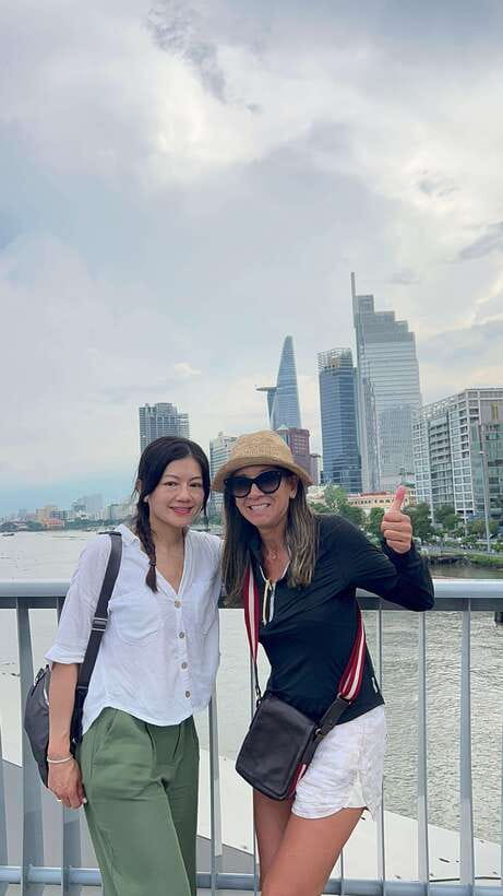 Ho Chi Minh City Sightseeing Private Tour With Funny Guide - Nguyen Hue Street and Phở đi bộ: where the city gets loud