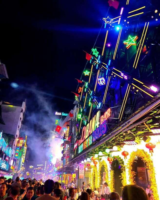 Ho Chi Minh City Street Food Private Tour With Dancing Bar - Who should book this tour (and who might want something else)