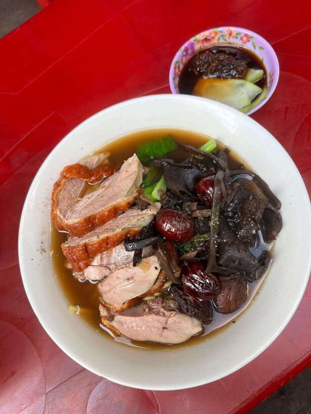Ho Chi Minh City Street Food Private Tour With Female Guide - Your 4-Hour Flow: How the Tasting Route Usually Plays Out