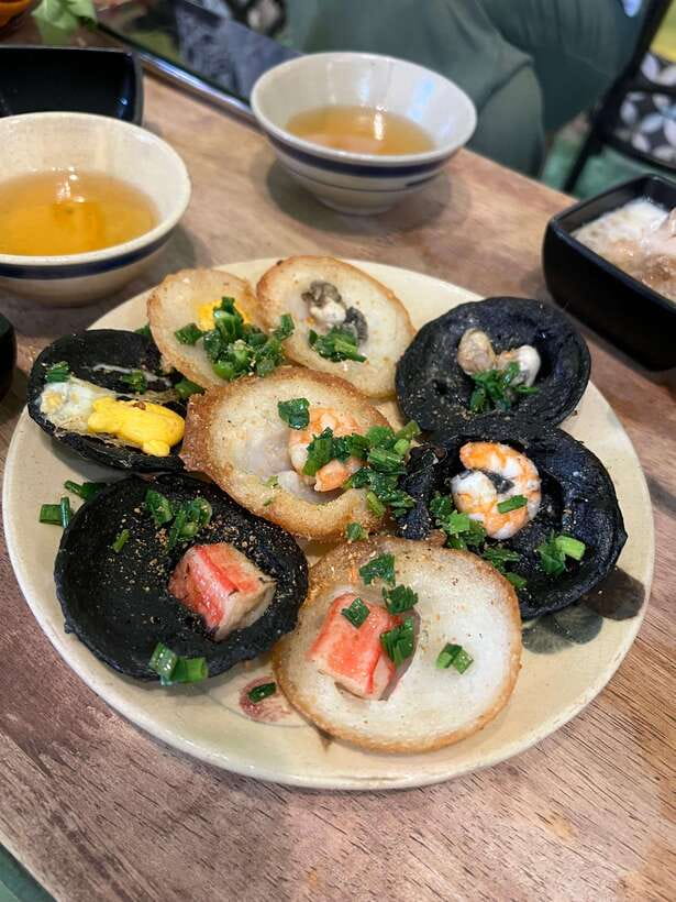 Ho Chi Minh City Street Food Private Tour With Female Guide - Luxury Restaurants vs Street Vendors: Pick the Right Version for Your Style