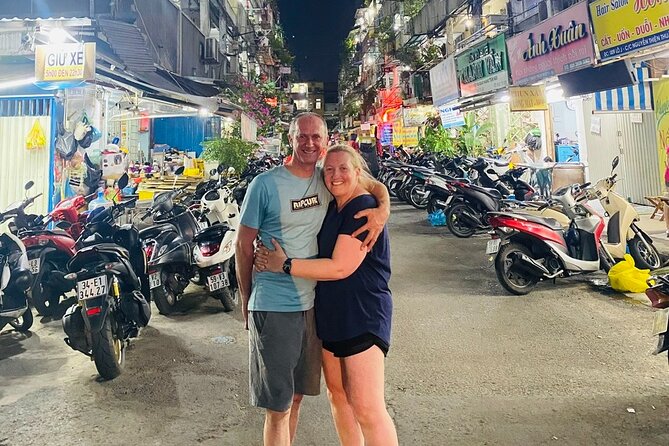 Ho Chi Minh City: Street Food & Sightseeing Tour with Local Guide - Key highlights at a glance