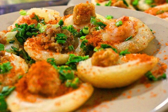 Ho Chi Minh City: Street Food & Sightseeing Tour with Local Guide - Is a private car option worth it?