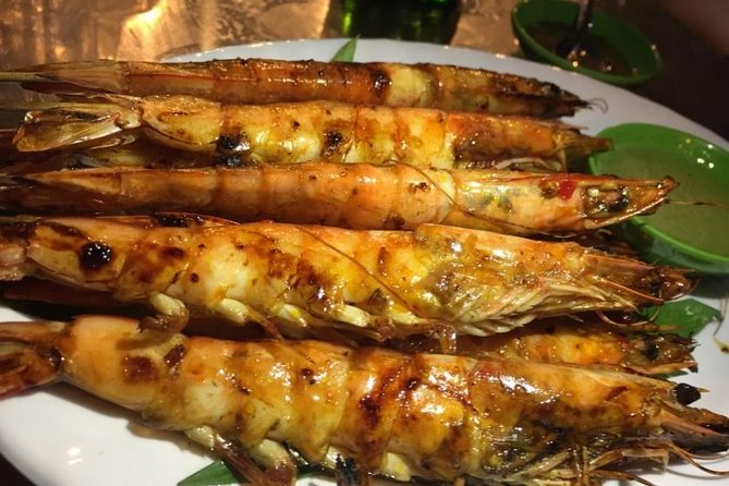 Ho Chi Minh City: Street Food Walking Tour with 12 Tastings - Bún Bò Huế and Jasmine Iced Tea: A Savory Start, Then Cooling Off