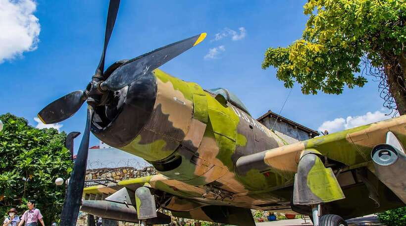 Ho Chi Minh City: Top Sightseeing Saigon Trip & History Tour - Reunification Palace: What to Look For When the Guide Points Things Out