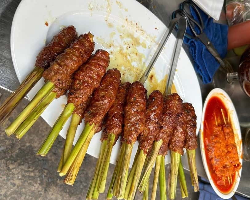 Ho Chi Minh: Original Walking Street Food Tour with Foodies - District 10 and the backstreet style that makes it feel local