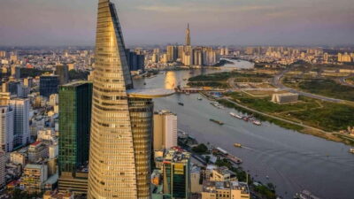 Ho Chi Minh: Private Full-Day Highlights & Bitexco Skydeck - The morning plan: War Remnants Museum, then Independence Palace