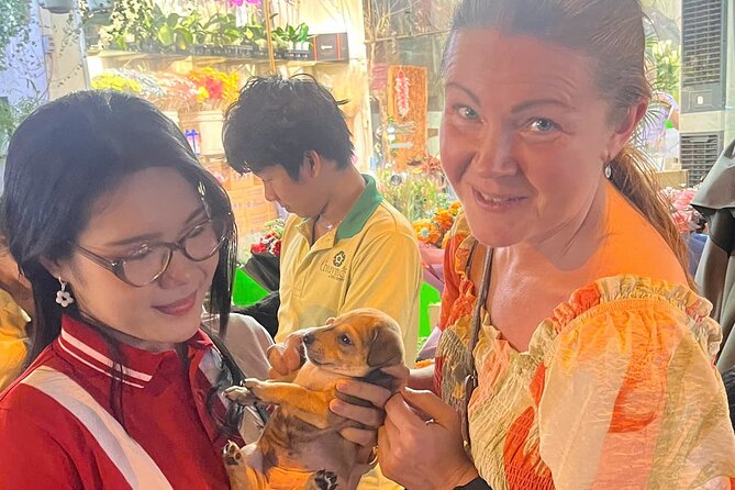 Ho Chi Minh Street Food and Sightseeing By Motorbike - The 7-tasting street food stop: where the flavor does the talking